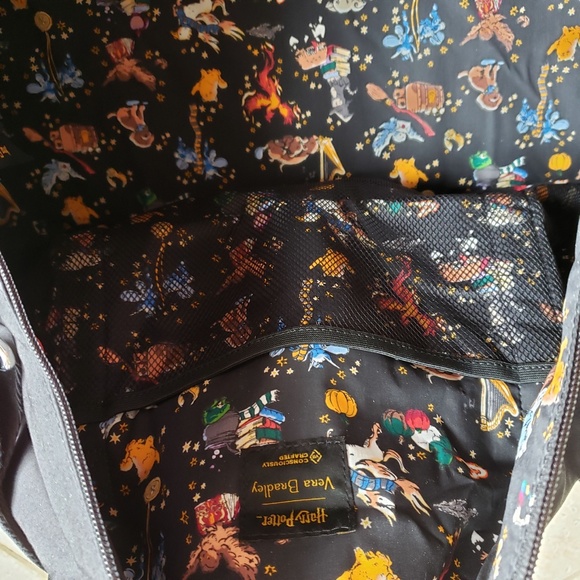 VERA BRADLEY HARRY POTTER LARGE TRAVEL DUFFEL BAG:NWT FRIENDS AT HOGWARTS - Picture 15 of 16